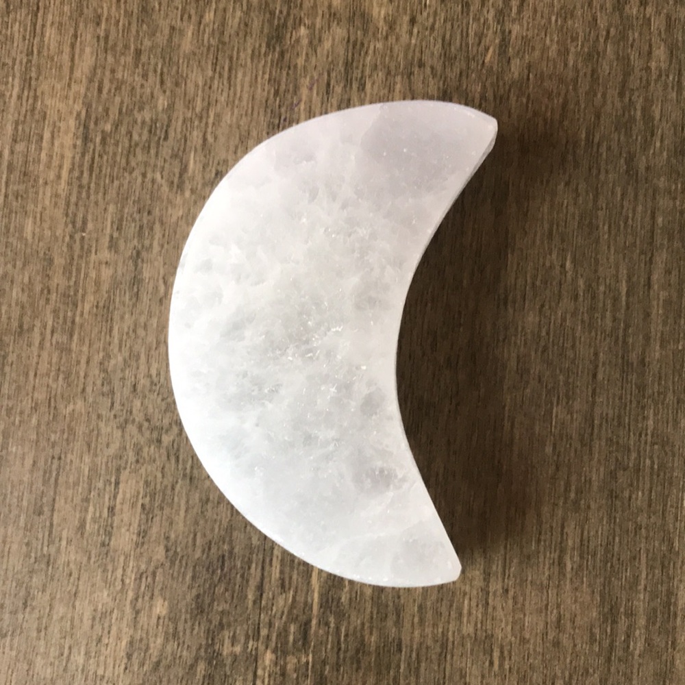 Selenite Crystal moon ๐ - Picture 2 of 5